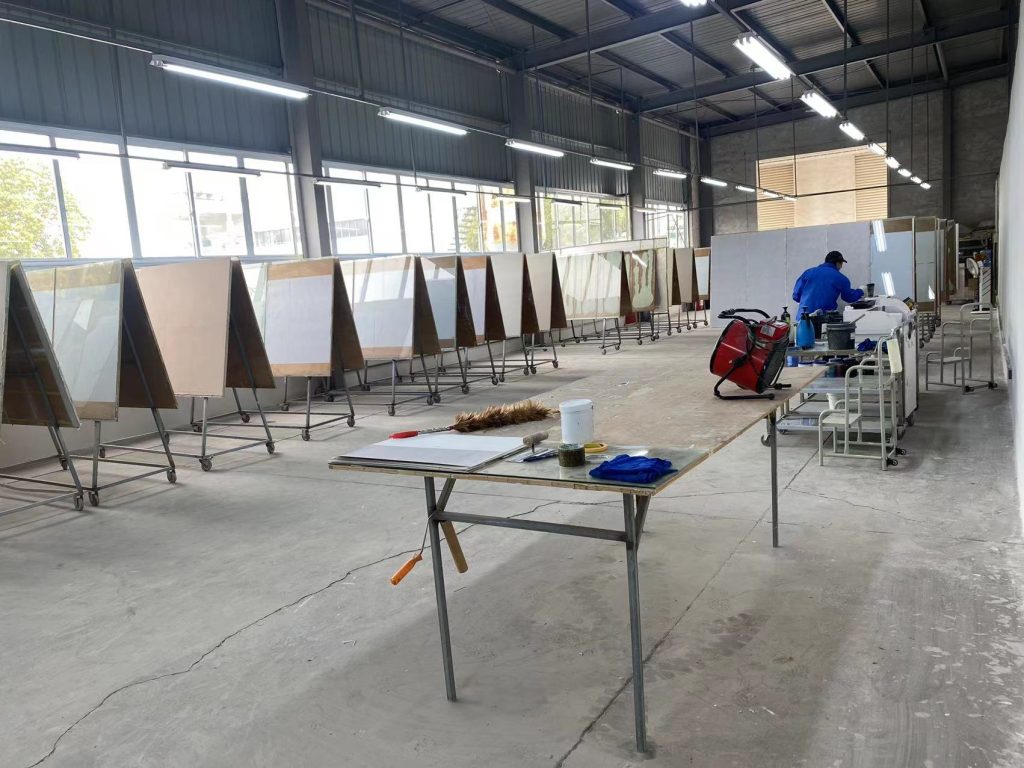 爱涂妆工匠师培训体系：以工艺标准化重塑墙面装饰艺术
艺术涂料施工
艺术涂料服务