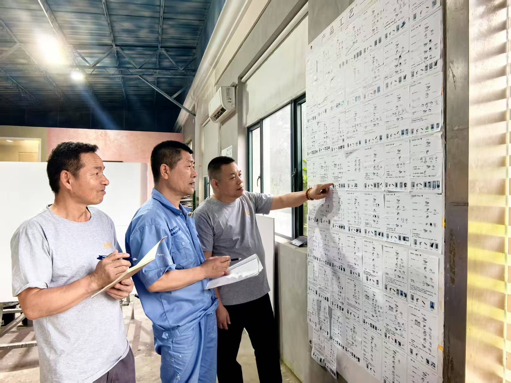 爱涂妆工匠师培训体系：以工艺标准化重塑墙面装饰艺术