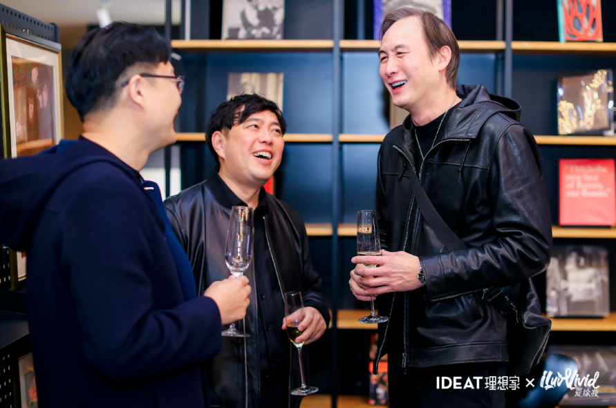 爱涂妆新闻｜当墙面成为画布 一场关于色彩、肌理与即兴创作的对话