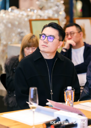 爱涂妆新闻｜当墙面成为画布 一场关于色彩、肌理与即兴创作的对话